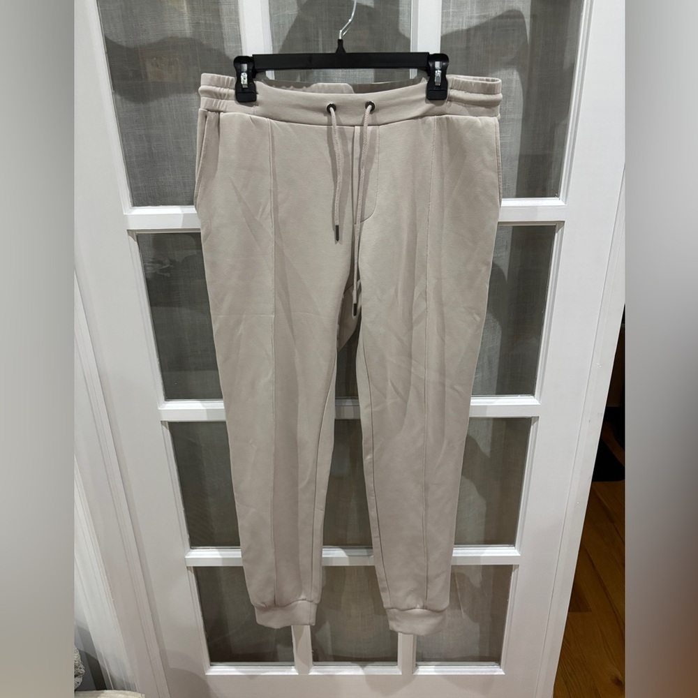 Sun Valley Pleated Jogger Sweatpants